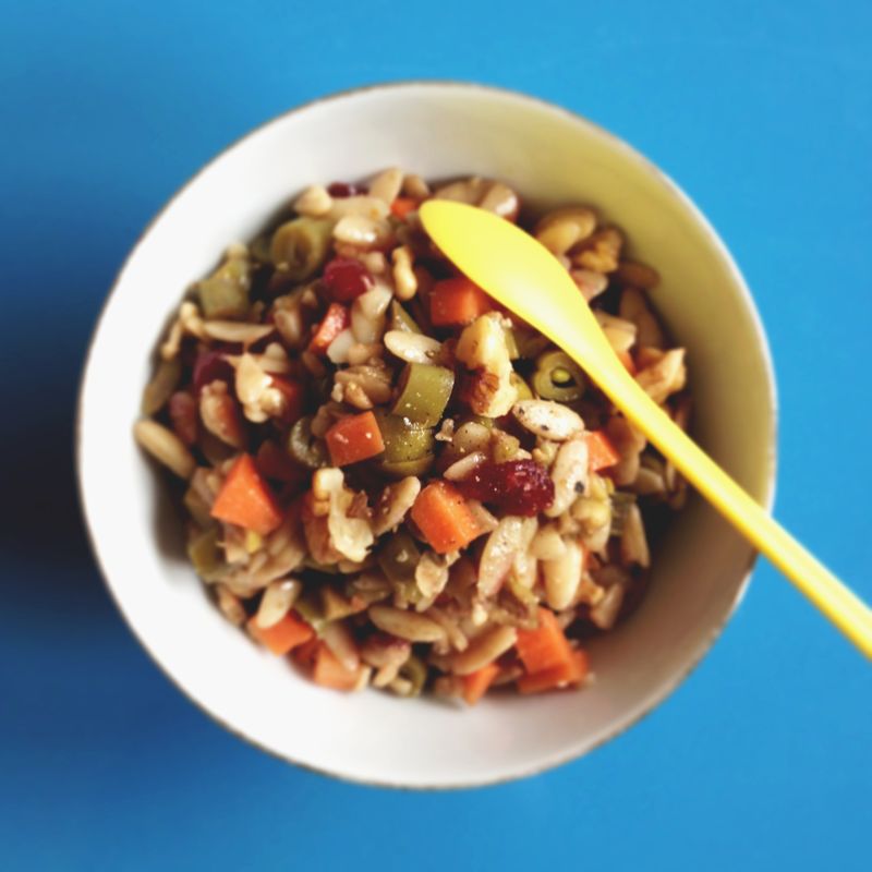 Salade-pates-haricots-cranberries-noix
